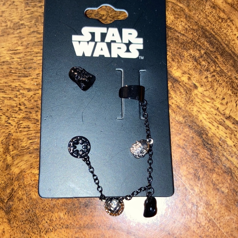 Star Wars Black cuff earRing Set